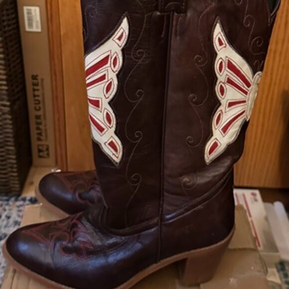 EUC Dingo Women's Brown Cowboy Boots Red Butterfly Inlay Leather size- 8.5 - Picture 6 of 9
